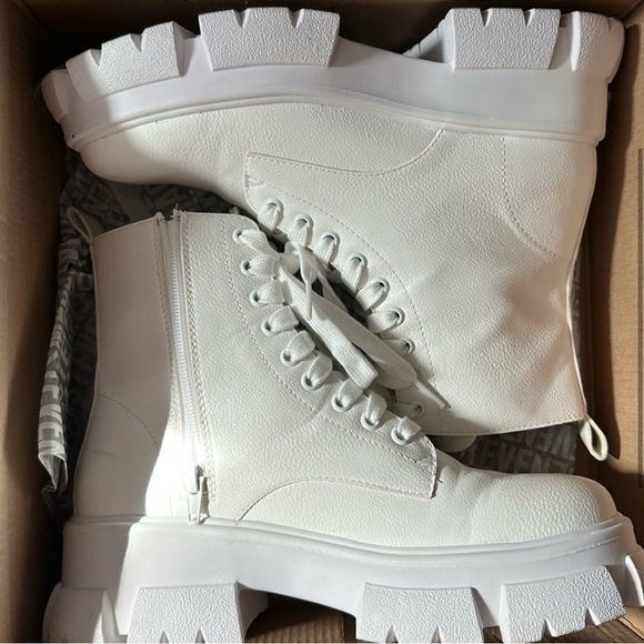 Women's White Lace-Up Boots - Picture 3 of 5